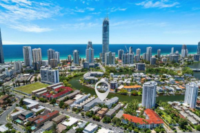 Surfers Paradise Riverfront Apartment